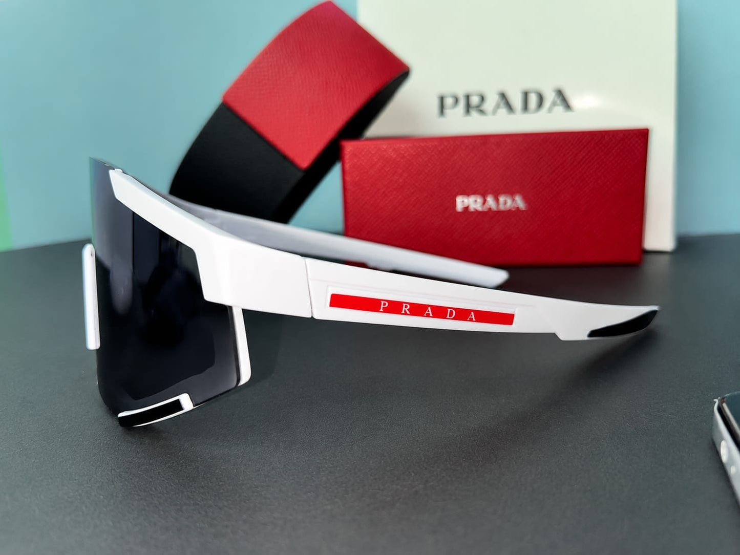 🕶️ P.S#0005 -Luxury-inspired premium sunglasses with premium packaging and stylish design.        

*PREMIUM QUALITY FRAME*