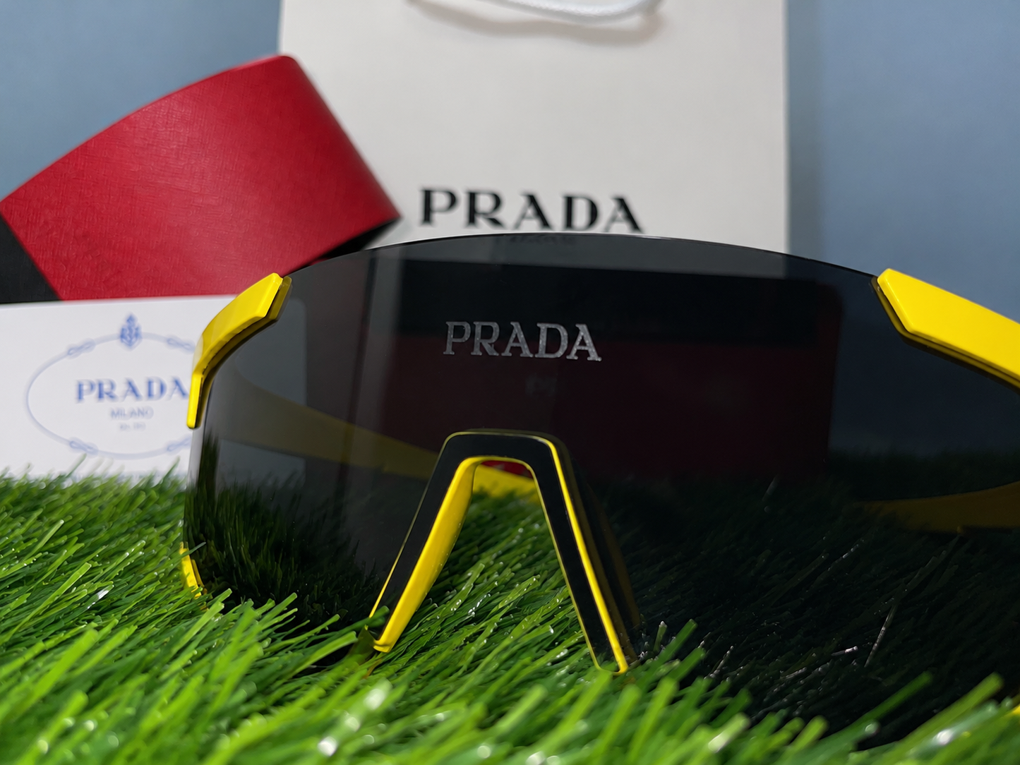 🕶️ P.S#0005 -Luxury-inspired premium sunglasses with premium packaging and stylish design.        

*PREMIUM QUALITY FRAME*