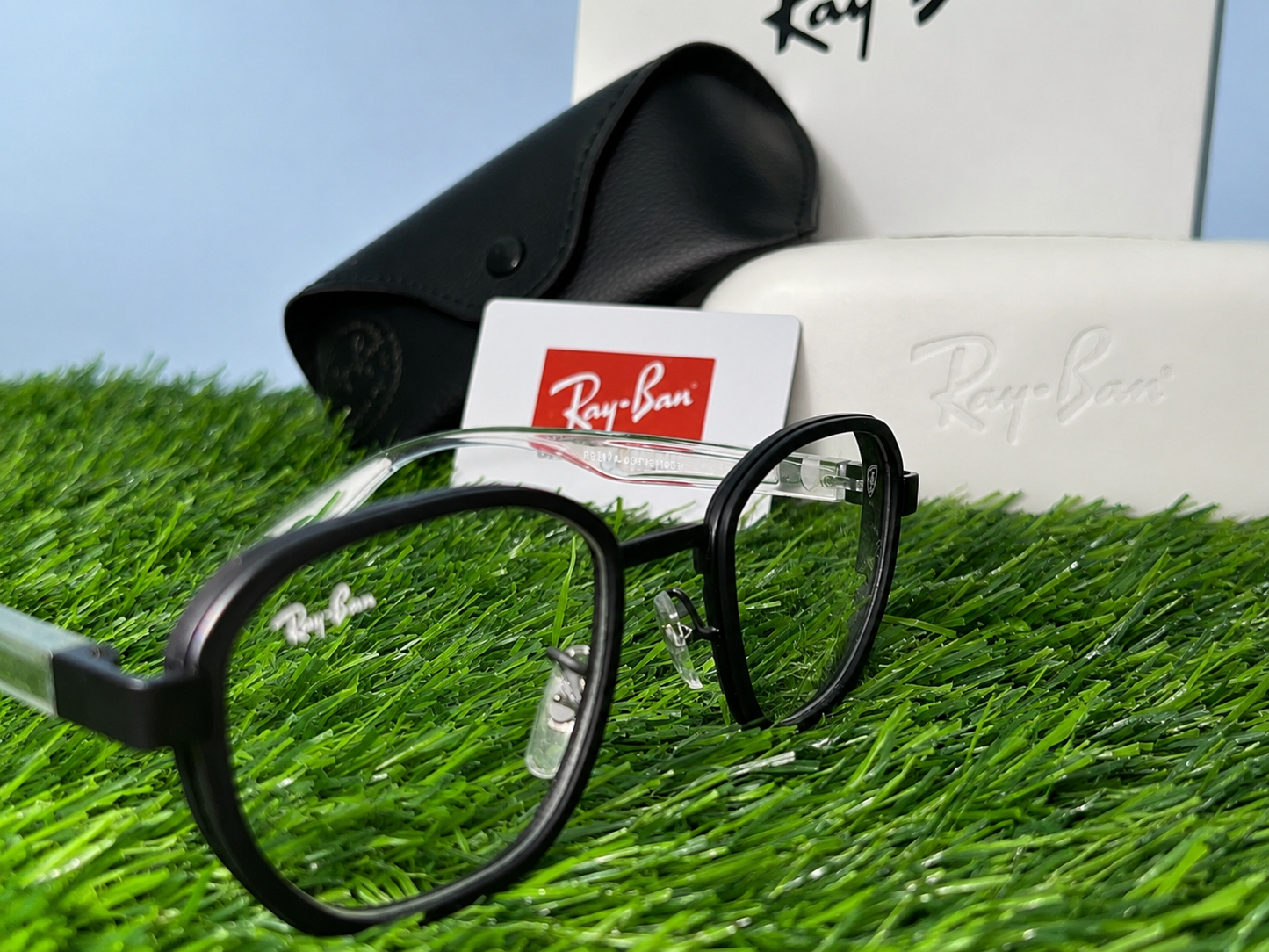 🕶️ R.B#0006 -Luxury-inspired premium sunglasses with premium packaging and stylish design.

*PREMIUM QUALITY FRAME*