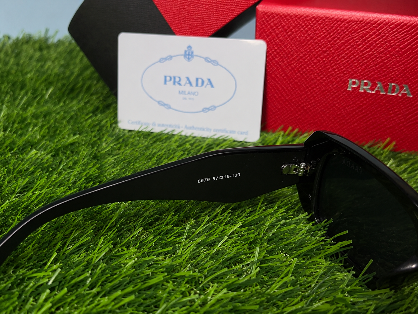 🕶️ P.M #0004 -Luxury-inspired premium sunglasses with premium packaging and stylish design.        

*PREMIUM QUALITY FRAME*