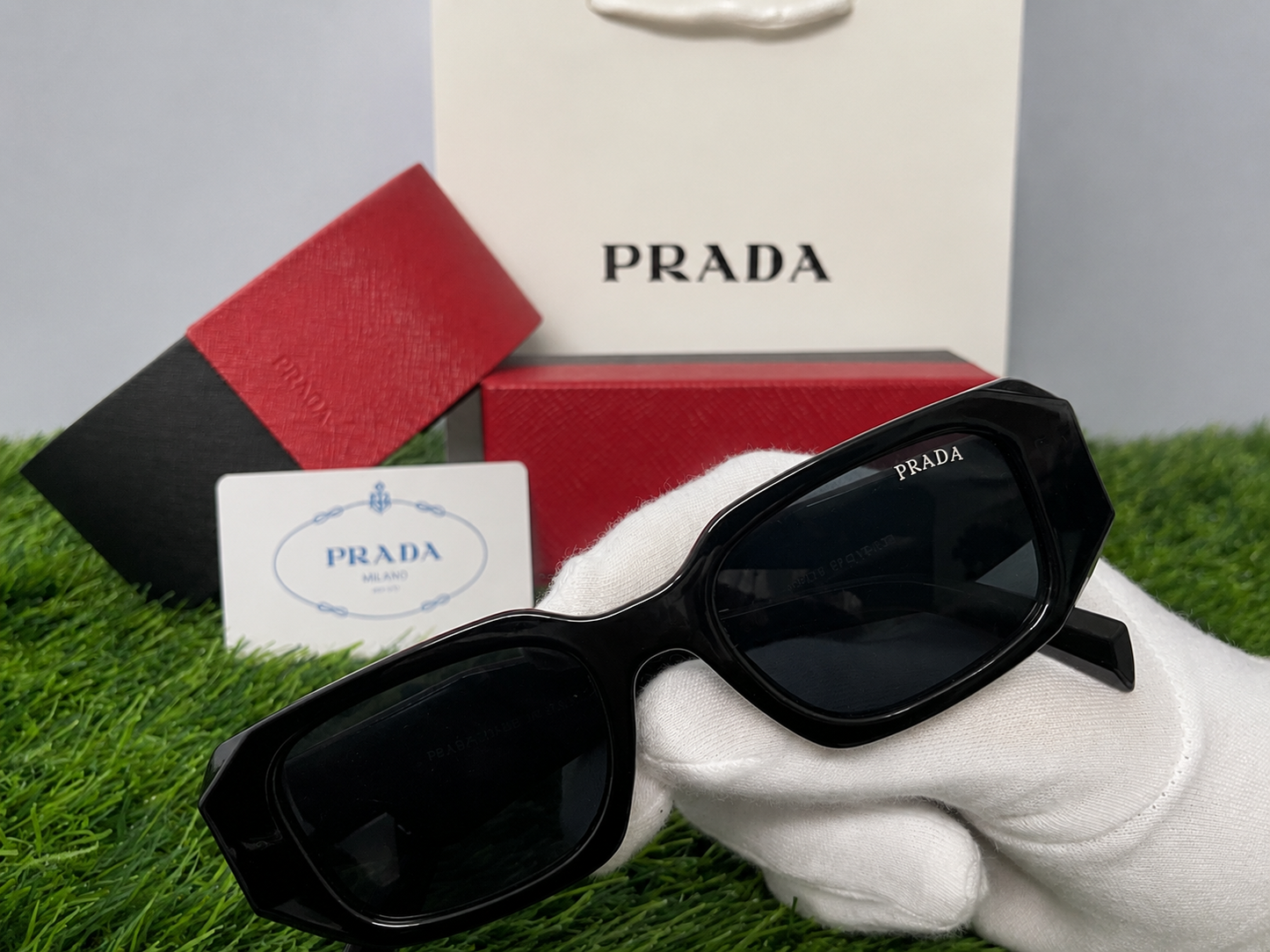 🕶️ P.M #0004 -Luxury-inspired premium sunglasses with premium packaging and stylish design.        

*PREMIUM QUALITY FRAME*