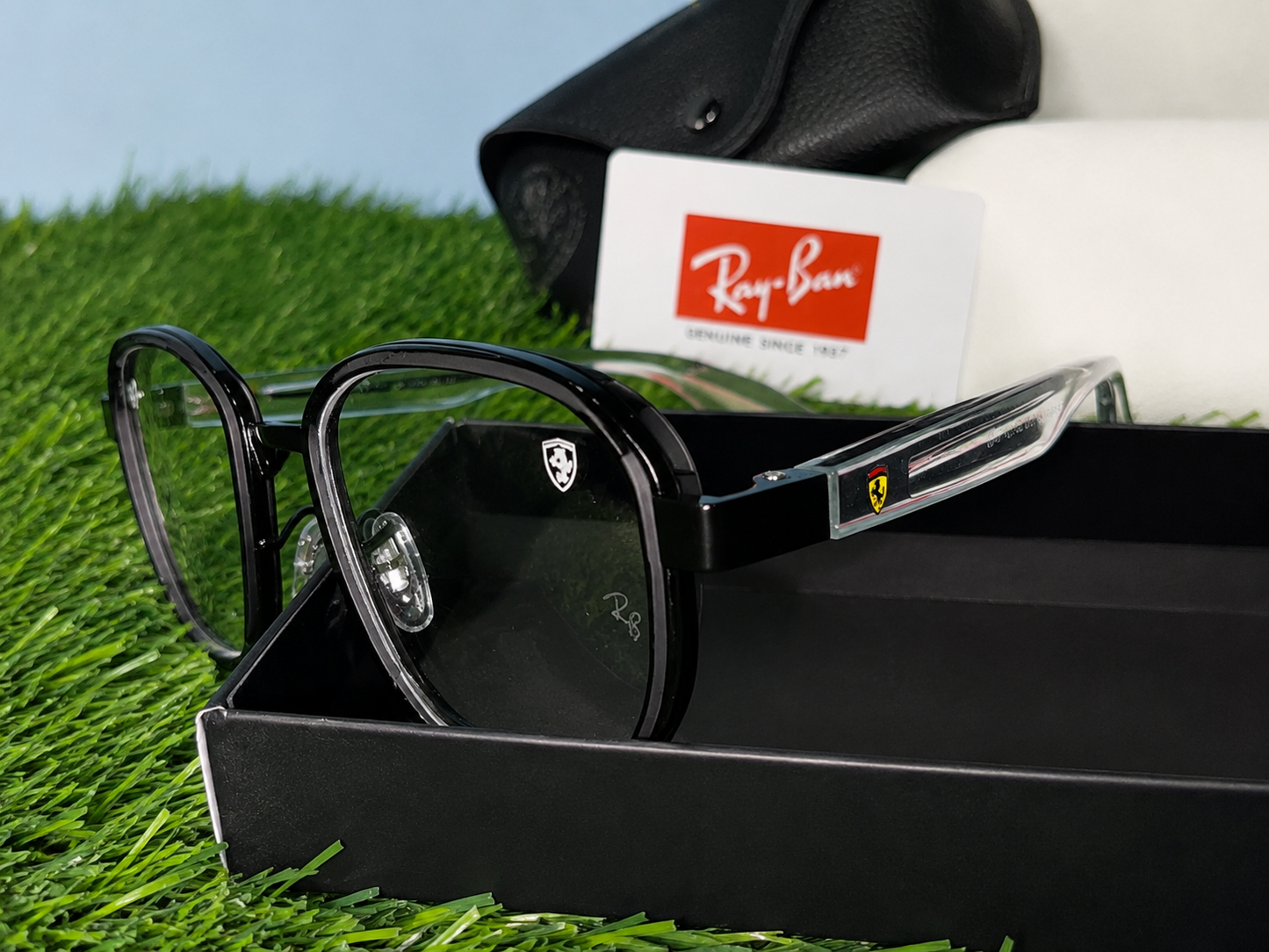 🕶️ R.B#0006 -Luxury-inspired premium sunglasses with premium packaging and stylish design.

*PREMIUM QUALITY FRAME*
