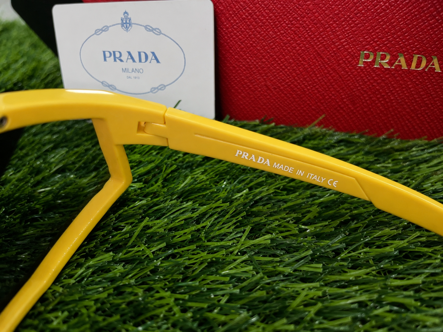 🕶️ P.S#0005 -Luxury-inspired premium sunglasses with premium packaging and stylish design.        

*PREMIUM QUALITY FRAME*