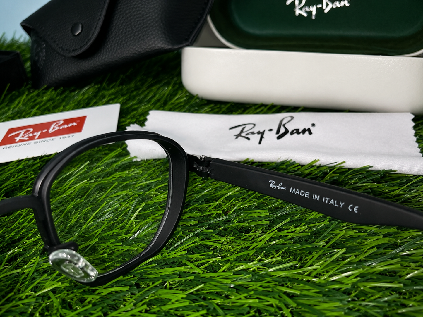 🕶️ R.B#0006 -Luxury-inspired premium sunglasses with premium packaging and stylish design.

*PREMIUM QUALITY FRAME*
