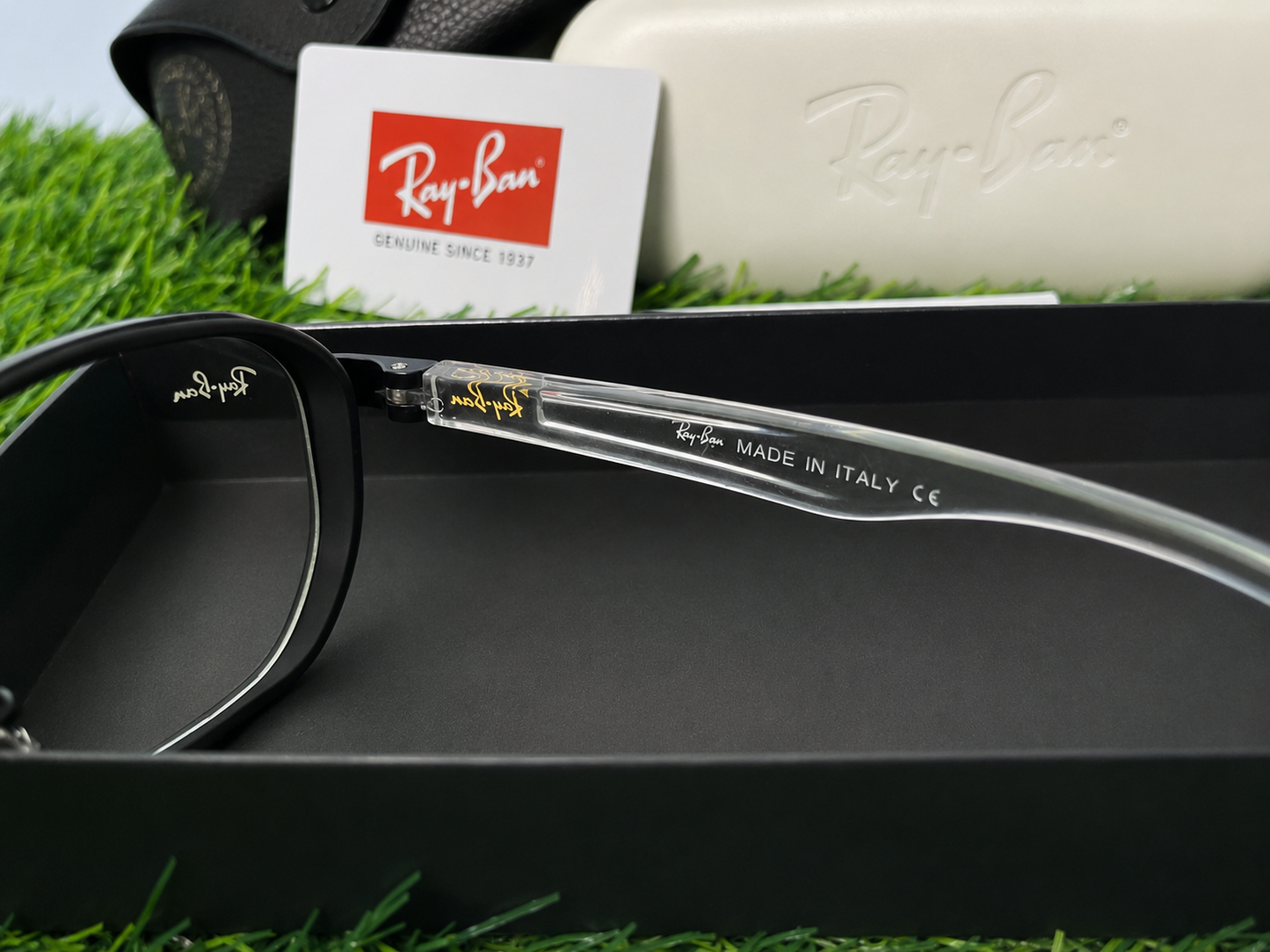 🕶️ R.B#0006 -Luxury-inspired premium sunglasses with premium packaging and stylish design.

*PREMIUM QUALITY FRAME*