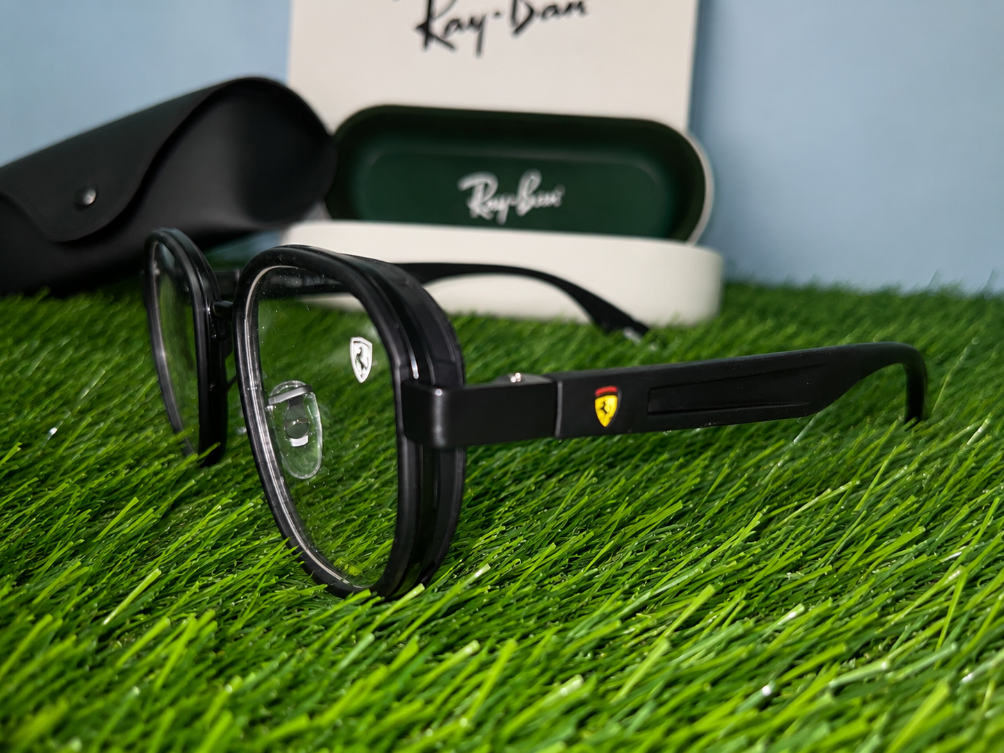 🕶️ R.B#0006 -Luxury-inspired premium sunglasses with premium packaging and stylish design.

*PREMIUM QUALITY FRAME*