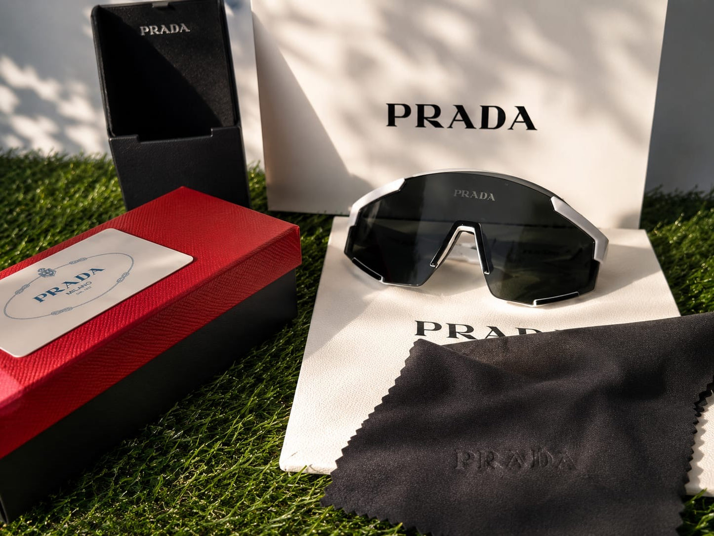 🕶️ P.S#0005 -Luxury-inspired premium sunglasses with premium packaging and stylish design.        

*PREMIUM QUALITY FRAME*